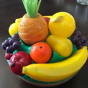 Vintage fruit salt and pepper set with bowl